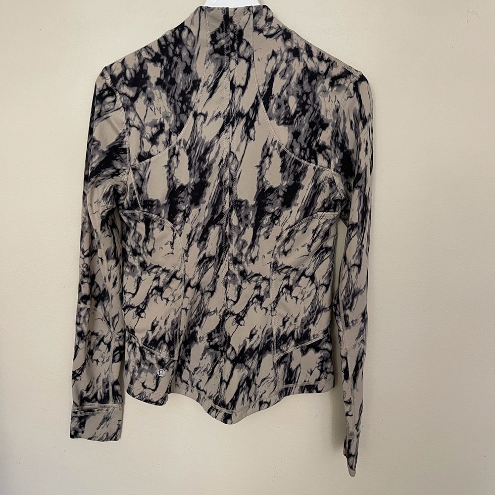lululemon athletica Black and White Jacket - Picture 7 of 13